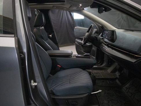 Used 2023 Nissan Ariya image 16