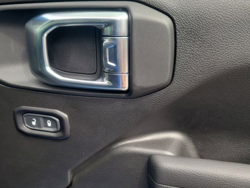 New 2025 Jeep Gladiator Sport AWD/4WD image 14