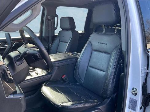 Used 2024 GMC Sierra 3500 Denali w/ Denali Reserve Package image 22