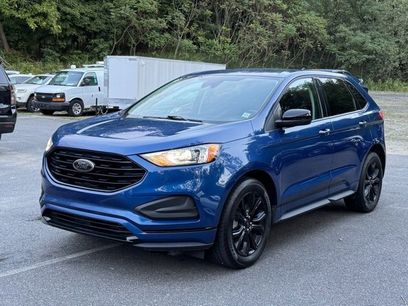Used 2022 Ford Edge SE w/ Black Appearance Package