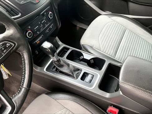 Used 2018 Ford Escape SE w/ SE Sport Appearance Package image 13