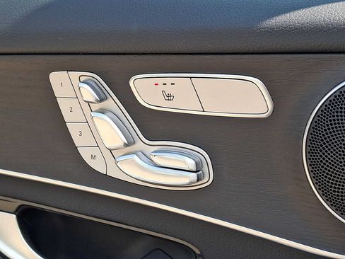 Used 2022 Mercedes-Benz GLC 300 4MATIC image 22