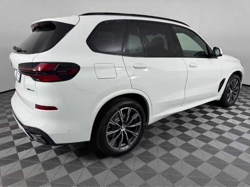 New 2026 BMW X5 xDrive40i w/ M Sport Package AWD/4WD image 3