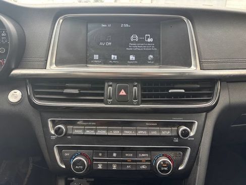 Used 2018 Kia Optima EX w/ Premium Package FWD image 17