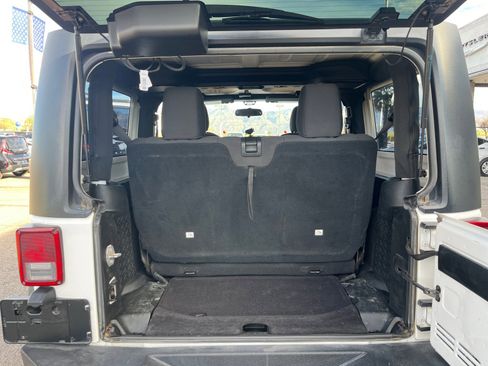 Certified 2018 Jeep Wrangler Sport S image 33