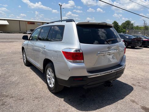 Used 2012 Toyota Highlander FWD w/ Tech Pkg image 7