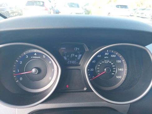 Used 2016 Hyundai Elantra SE image 5