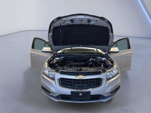 Used 2015 Chevrolet Cruze LT FWD image 10