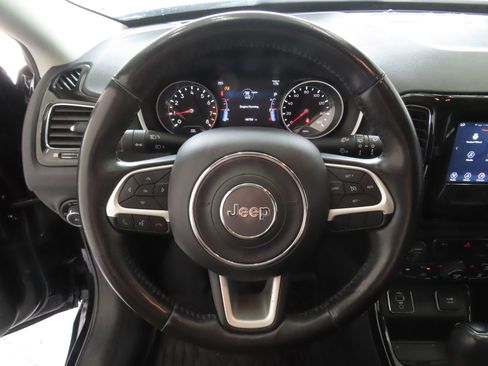 Used 2021 Jeep Compass Latitude FWD image 15