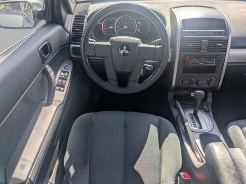 Used 2005 Mitsubishi Galant SE FWD image 14