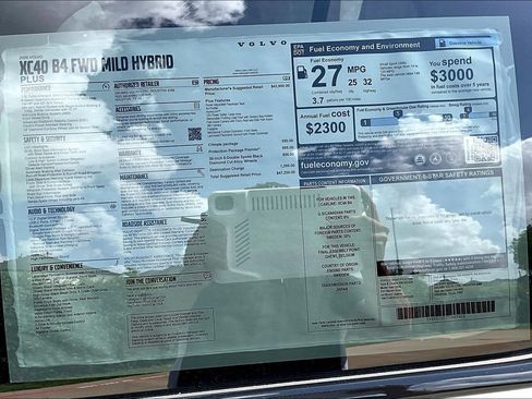 New 2026 Volvo XC40 B4 Plus w/ Protection Package Premier FWD image 31