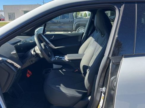 Used 2025 BMW iX xDrive50 w/ Sport Package image 13