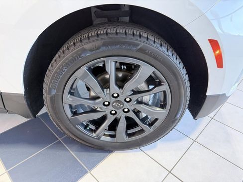 Used 2022 Chevrolet Equinox RS w/ Infotainment Package image 40