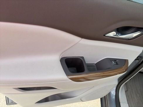 Used 2021 GMC Acadia SLE FWD image 12