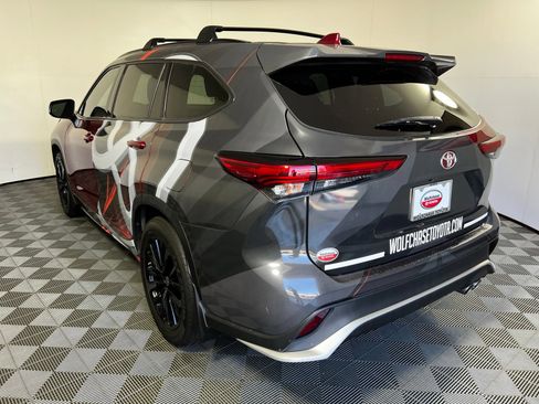 Used 2023 Toyota Highlander XSE FWD image 7