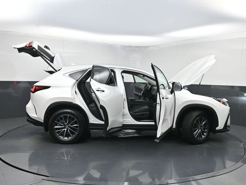Used 2025 Lexus NX 250 FWD w/ Accessory Package (Z1) image 36