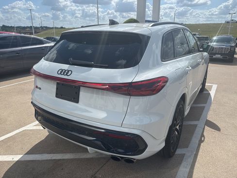 Used 2025 Audi SQ5 Premium Plus image 5