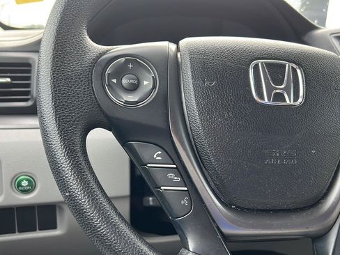 Used 2017 Honda Pilot LX image 12