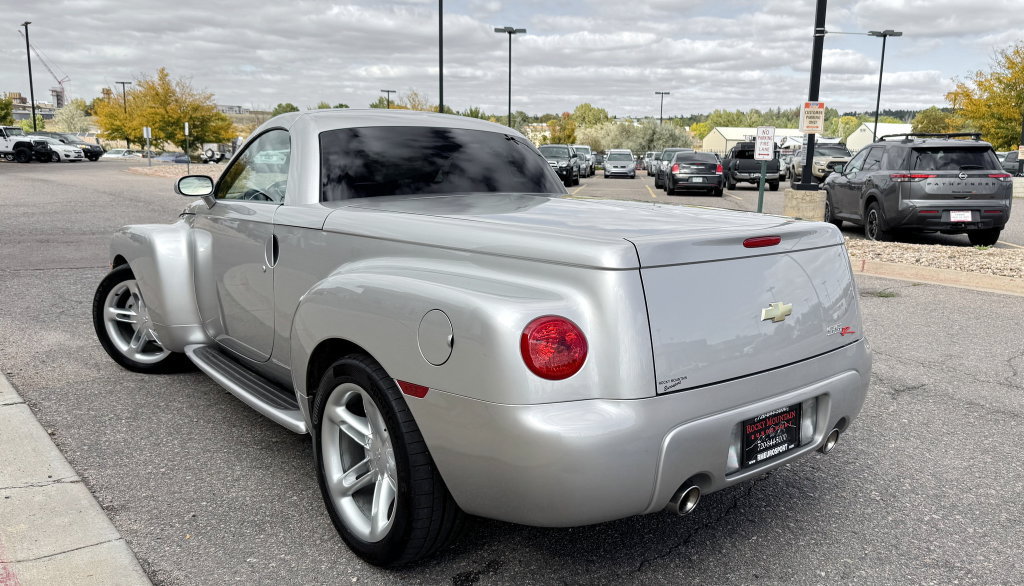 Used 2004 Chevrolet SSR w/ Preferred Equipment Group RWD image 7