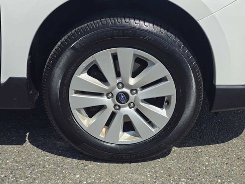 Used 2018 Subaru Outback 2.5i Premium AWD/4WD image 9