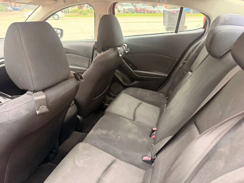 Used 2017 MAZDA MAZDA3 Sport FWD image 12