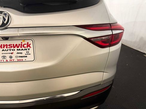 Used 2020 Buick Enclave Essence w/ Sound and Sites Package image 18