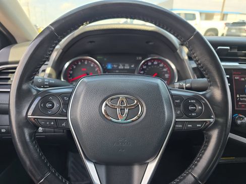 Used 2020 Toyota Camry XSE FWD image 18