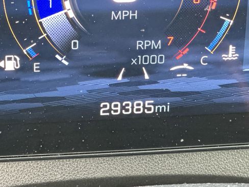 Used 2024 Chevrolet Traverse LT image 15