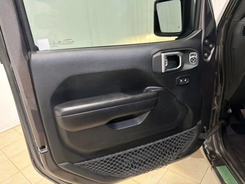 Used 2020 Jeep Wrangler Sport AWD/4WD image 10