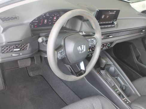 Used 2023 Honda Accord EX image 15