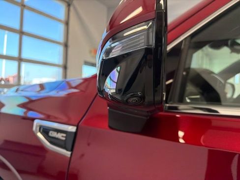 Used 2021 GMC Yukon Denali w/ Denali Premium Package AWD/4WD image 13