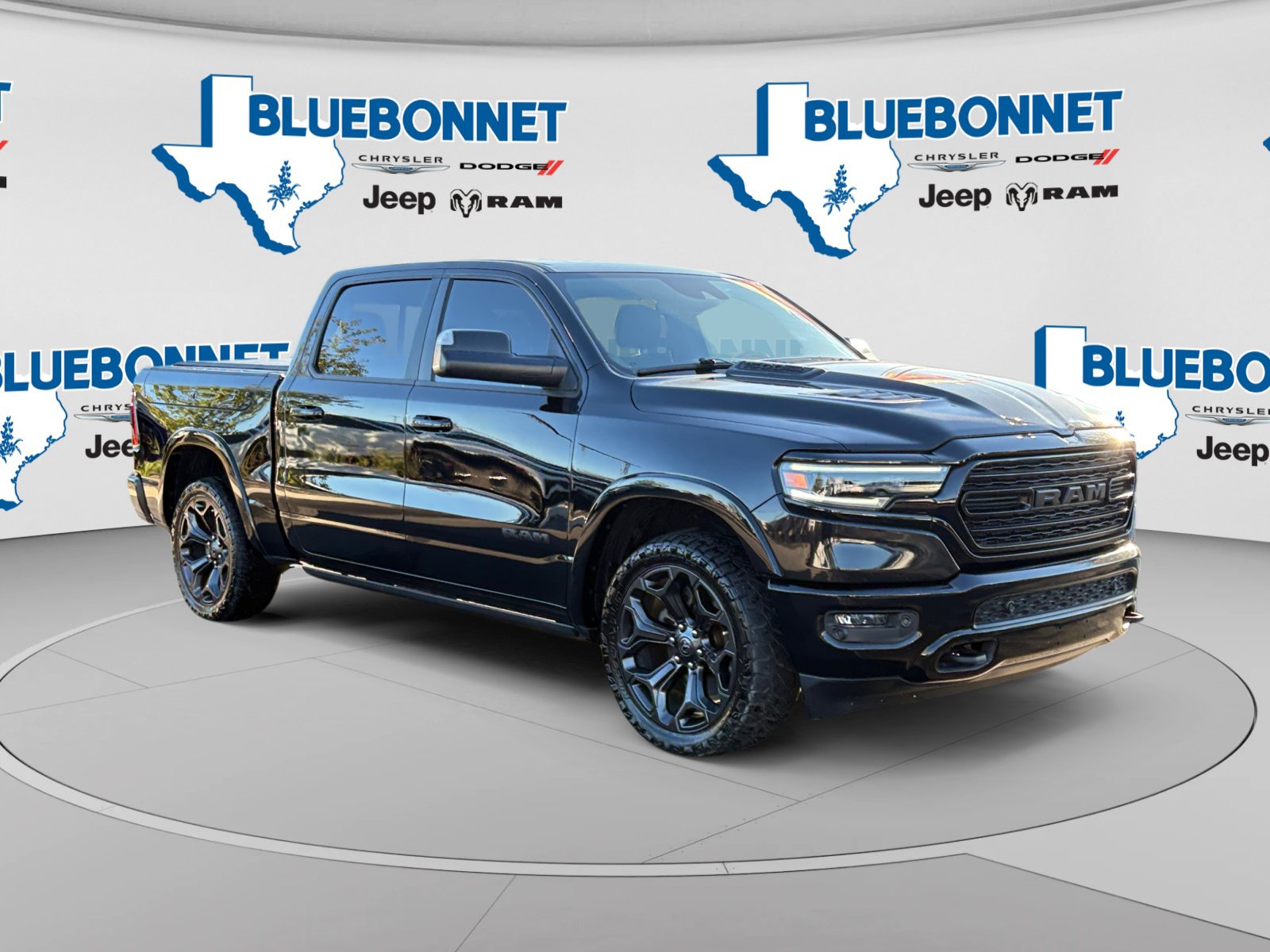Certified 2020 RAM 1500 Limited w/ Black Appearance Package AWD/4WD image 3