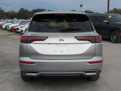New 2026 Mitsubishi Outlander SE FWD image 4
