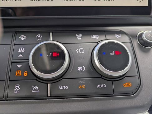 New 2026 Land Rover Defender 110 X-Dynamic SE AWD/4WD image 25