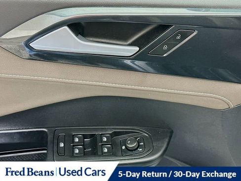Used 2022 Volkswagen Taos SEL image 19
