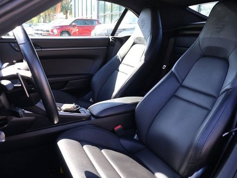 Used 2023 Porsche 911 Carrera w/ Premium Package image 31