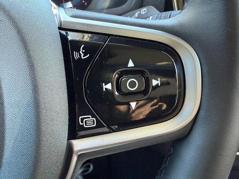 Used 2025 Volvo XC90 B6 Plus image 19