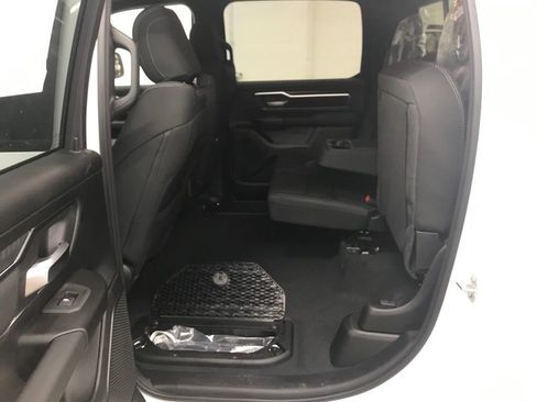 New 2026 RAM 1500 4x4 Crew Cab image 36