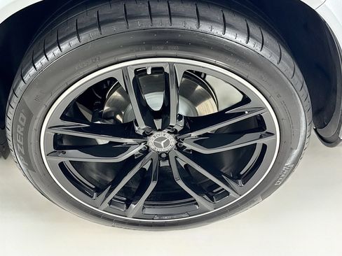 Used 2026 Mercedes-Benz GLS 580 4MATIC image 35