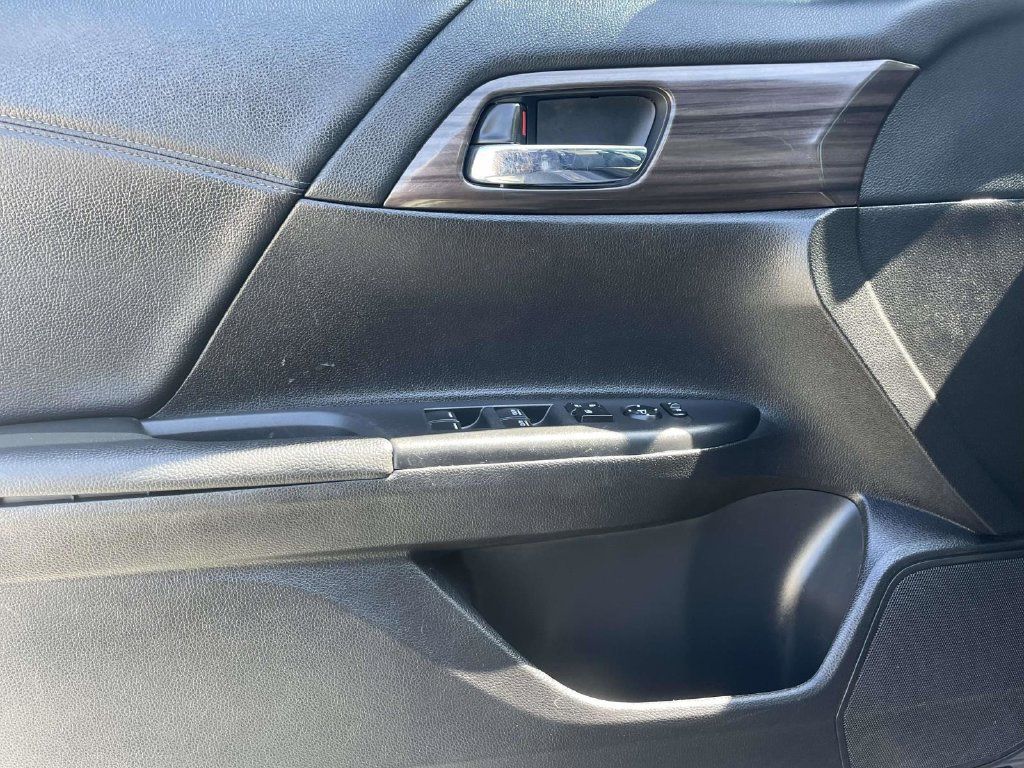 Used 2017 Honda Accord EX image 19
