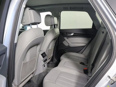 Used 2019 Audi Q5 Premium w/ Convenience Package AWD/4WD image 11