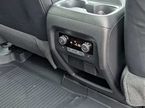 New 2026 GMC Acadia Denali Ultimate w/ LPO, Floor Liner Package AWD/4WD image 32