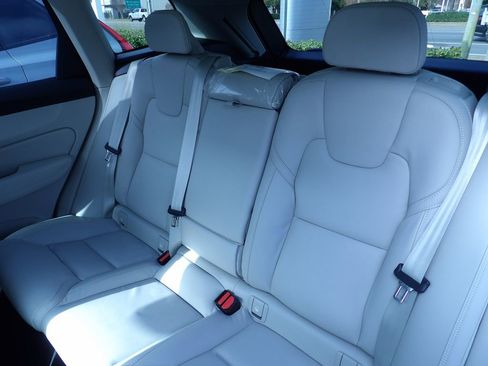 New 2026 Volvo XC60 B5 Ultra w/ Protection Package Premier image 25