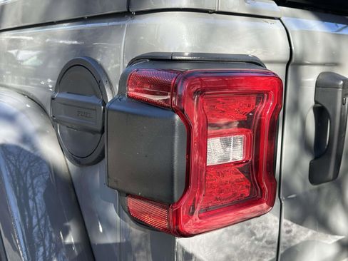 Used 2023 Jeep Wrangler Unlimited Rubicon 392 w/ Xtreme Recon 35" Tire Package image 12