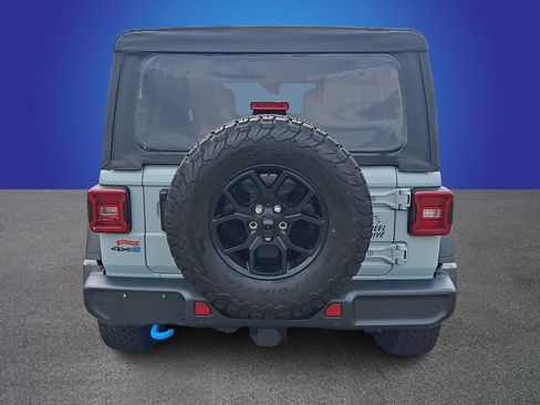 Used 2024 Jeep Wrangler Unlimited AWD/4WD image 5