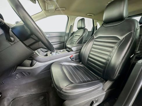 Used 2023 Ford Edge SEL image 13