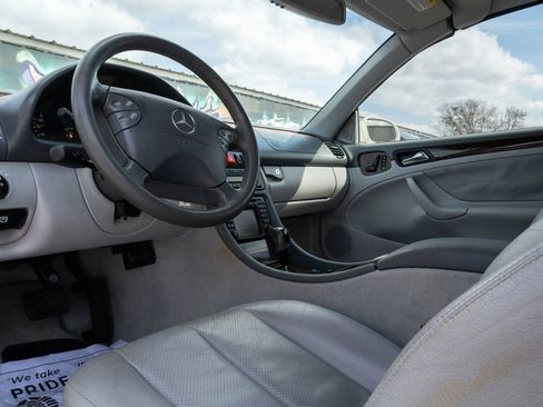 Used 2003 Mercedes-Benz CLK 320 Cabriolet image 19