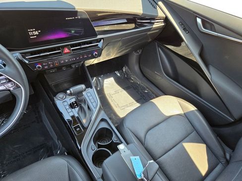Certified 2023 Kia Niro SX FWD image 22