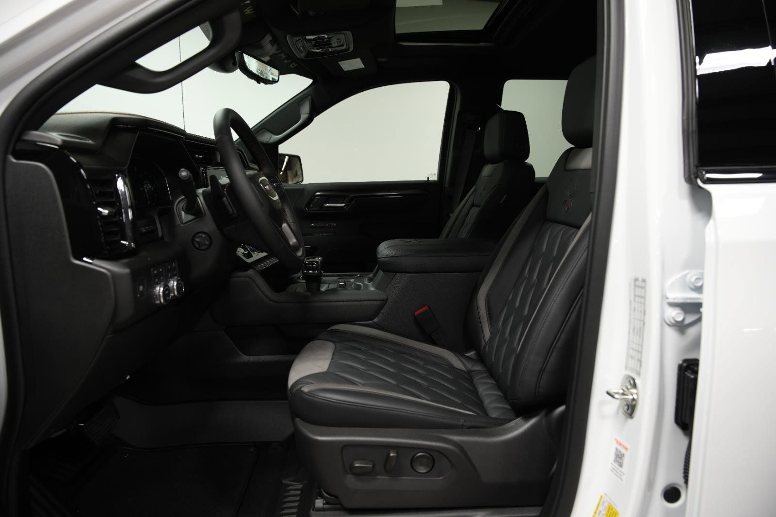 New 2026 GMC Sierra 1500 AT4 w/ AT4 Premium Package AWD/4WD image 28