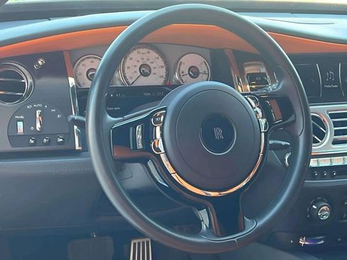 Used 2021 Rolls-Royce Dawn RWD image 11